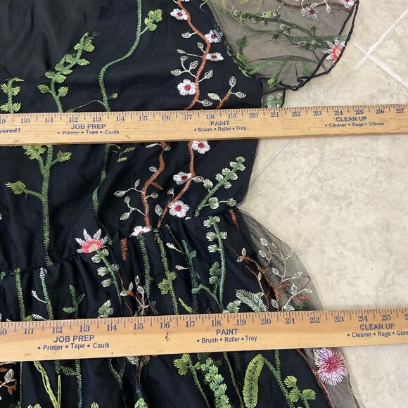 BloomChic embroidered Fairy mini dress Women’s Size 18-20 Black multicolor lined - Picture 7 of 12
